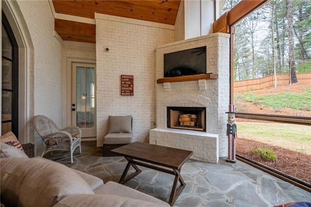 1009 Davenport Circle, Powder Springs, GA 30127