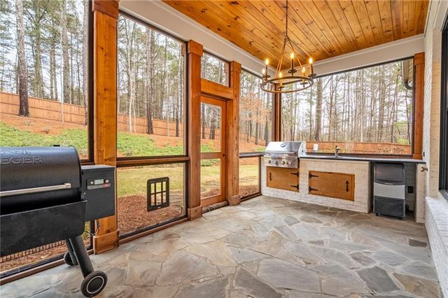 1009 Davenport Circle, Powder Springs, GA 30127