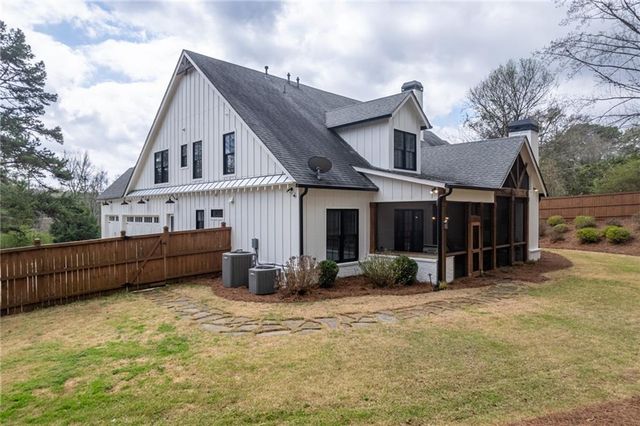 1009 Davenport Circle, Powder Springs, GA 30127