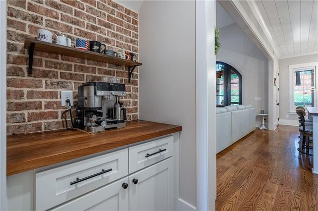 1009 Davenport Circle, Powder Springs, GA 30127