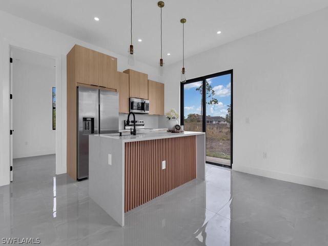 380 Cratsley AVE S, Lehigh Acres, FL 33974