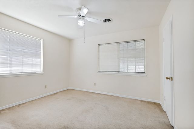 300 College Street E, Arlington, TX 76010