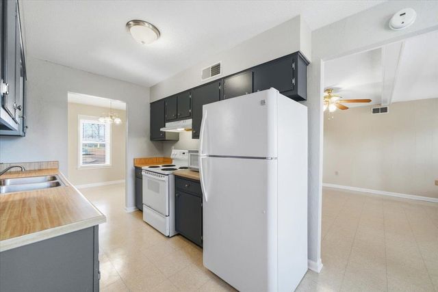 3262 W EARHART DR, Bartlett, TN 38134