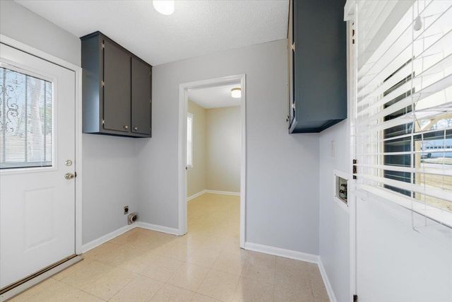 3262 W EARHART DR, Bartlett, TN 38134