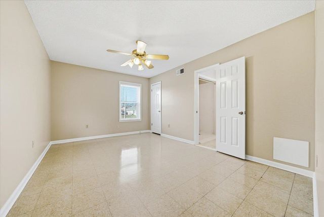 3262 W EARHART DR, Bartlett, TN 38134