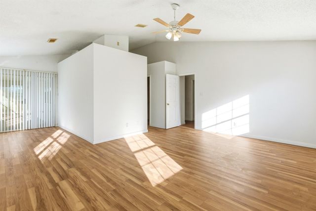 32611 Gadwall Street, Brookshire, TX 77423