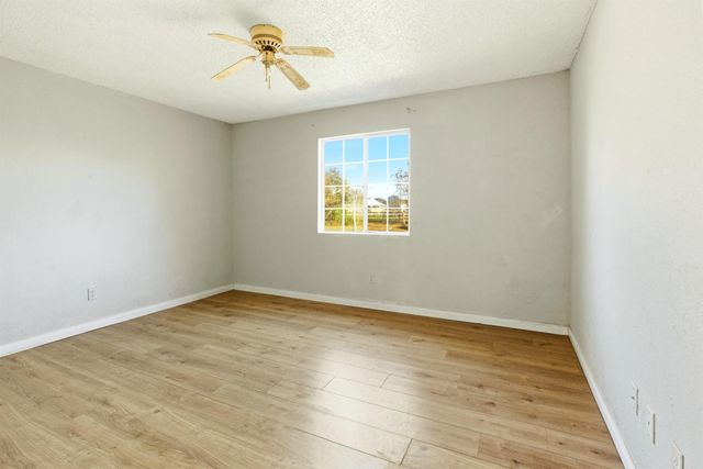 32611 Gadwall Street, Brookshire, TX 77423