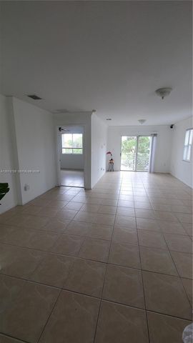 8804 NW 109th Pl 402, Doral, FL 33178