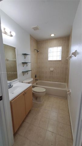8804 NW 109th Pl 402, Doral, FL 33178