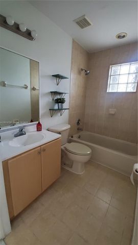 8804 NW 109th Pl 402, Doral, FL 33178
