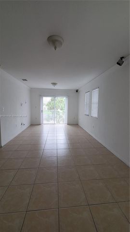 8804 NW 109th Pl 402, Doral, FL 33178