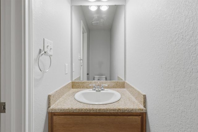 904 Eagle Avenue, College Station, TX 77845