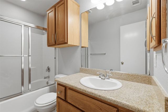 904 Eagle Avenue, College Station, TX 77845
