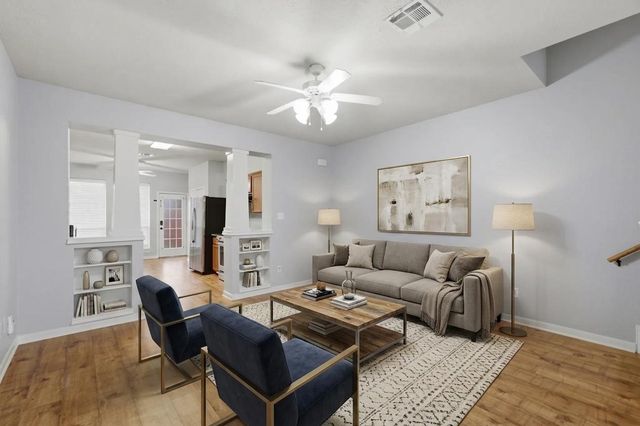 904 Eagle Avenue, College Station, TX 77845