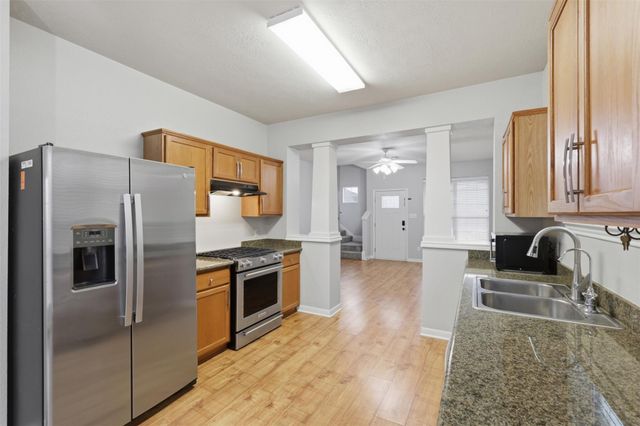 904 Eagle Avenue, College Station, TX 77845