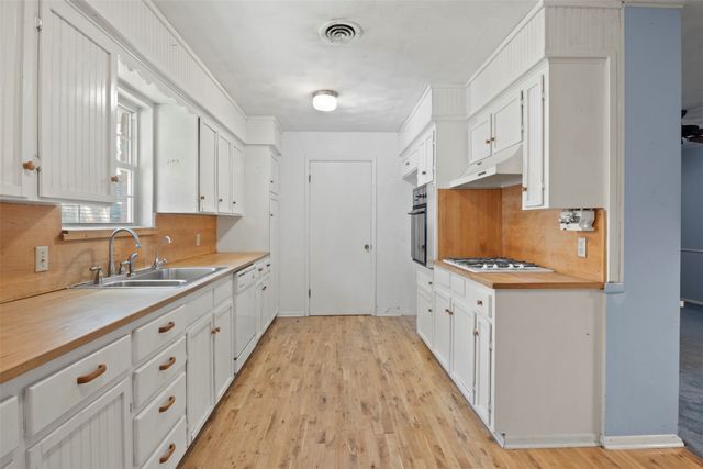 10636 Chesterton Drive, Dallas, TX 75238