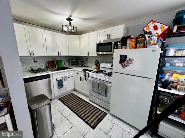 2 E MCPHERSON ST, Philadelphia, PA 19119