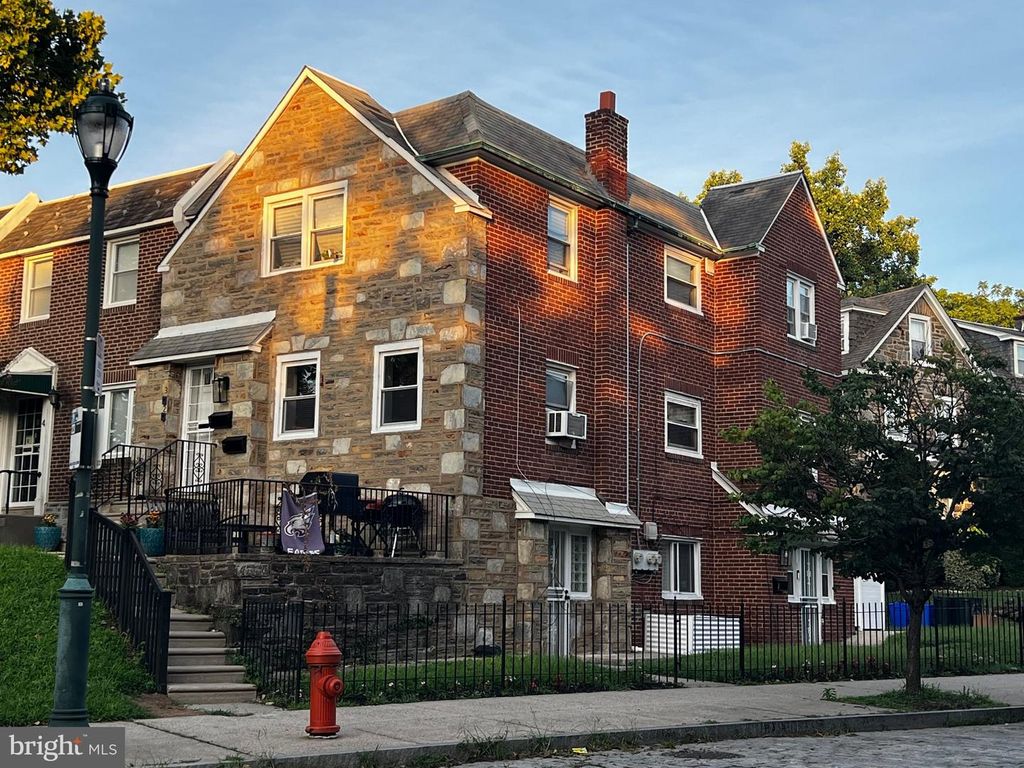 2 E MCPHERSON ST, Philadelphia, PA 19119