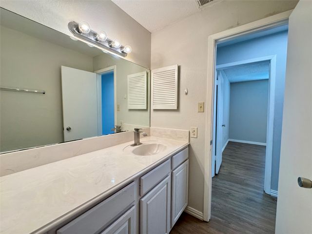 5981 Arapaho Road 304, Dallas, TX 75248