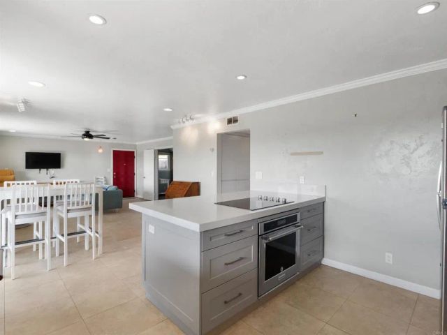 852 Dewitt Avenue, Encinitas, CA 92024