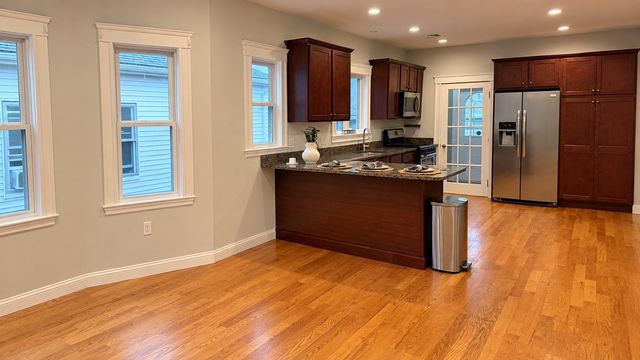 113 Hillsdale Rd 113, Somerville, MA 02144