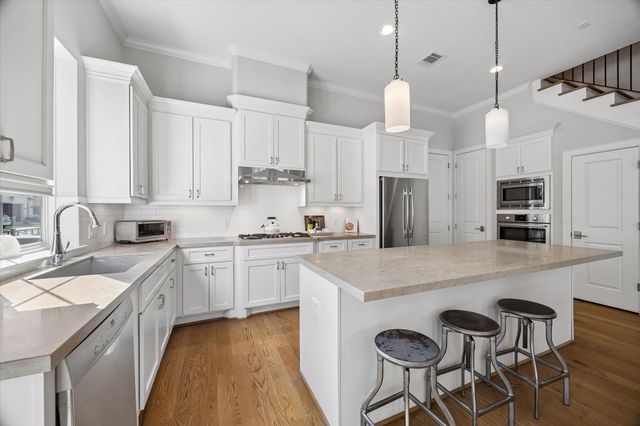 270 Green Boulevard, Shenandoah, TX 77384