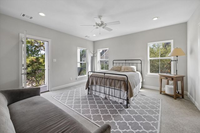 270 Green Boulevard, Shenandoah, TX 77384