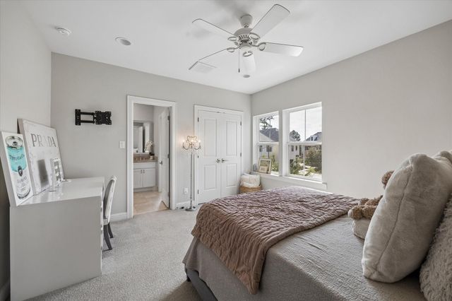 270 Green Boulevard, Shenandoah, TX 77384