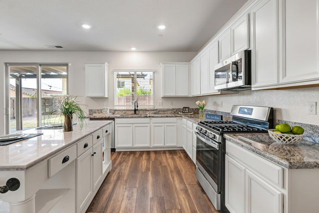12727 Thorntonhall Dr, Rancho Cordova, CA 95742