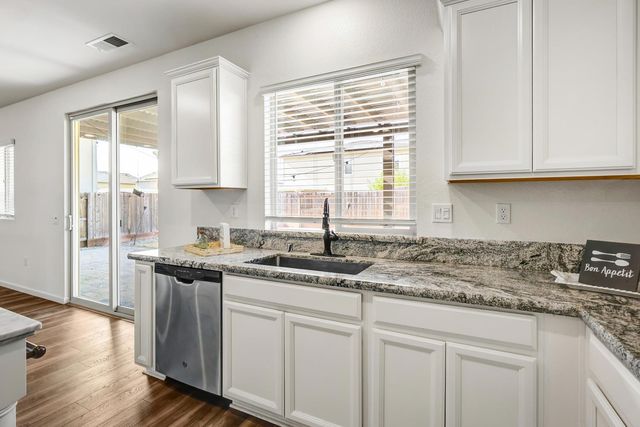 12727 Thorntonhall Dr, Rancho Cordova, CA 95742