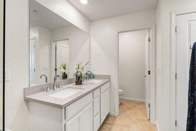 12727 Thorntonhall Dr, Rancho Cordova, CA 95742