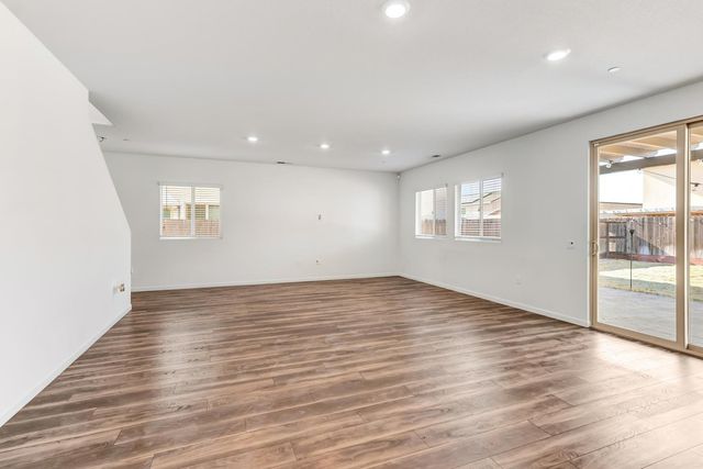 12727 Thorntonhall Dr, Rancho Cordova, CA 95742