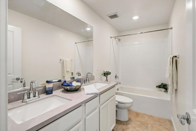 12727 Thorntonhall Dr, Rancho Cordova, CA 95742