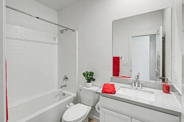12727 Thorntonhall Dr, Rancho Cordova, CA 95742