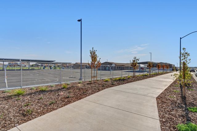 12727 Thorntonhall Dr, Rancho Cordova, CA 95742