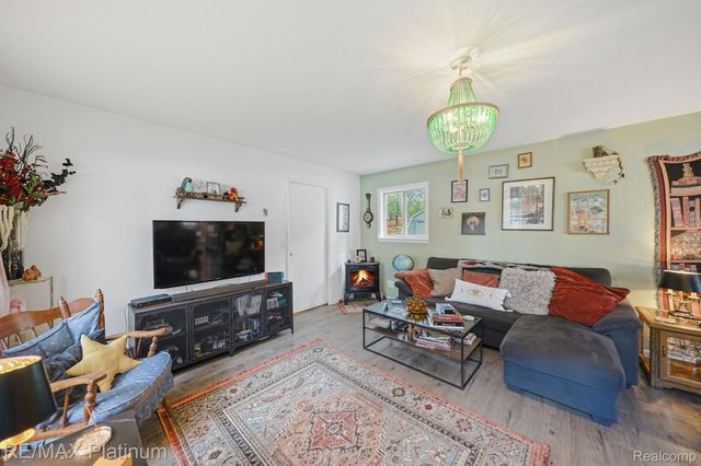 5630 Glen Echo Drive, Genoa Township, MI 48843