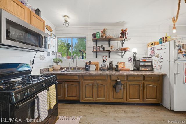 5630 Glen Echo Drive, Genoa Township, MI 48843