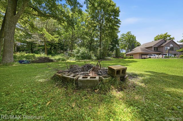 5630 Glen Echo Drive, Genoa Township, MI 48843