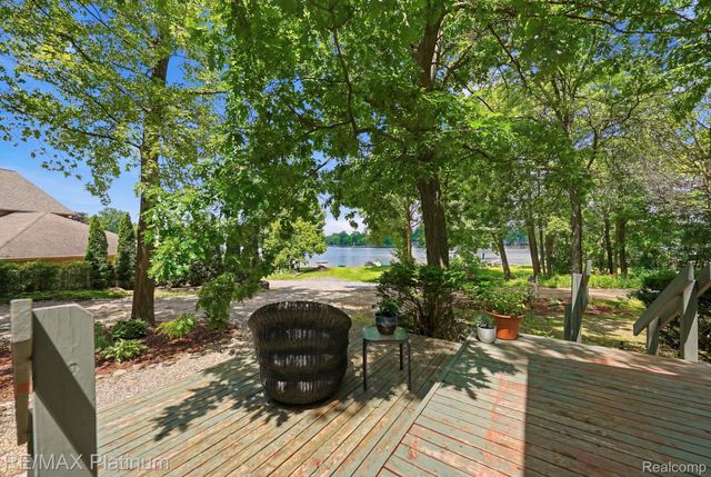 5630 Glen Echo Drive, Genoa Township, MI 48843