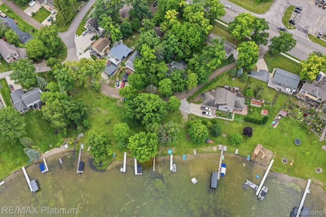 5630 Glen Echo Drive, Genoa Township, MI 48843