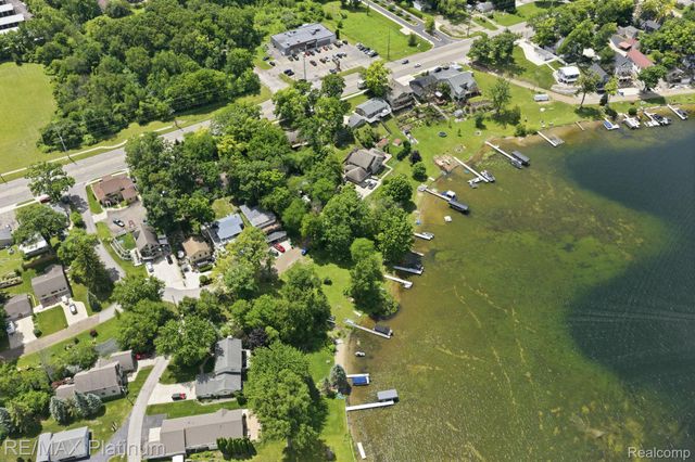 5630 Glen Echo Drive, Genoa Township, MI 48843