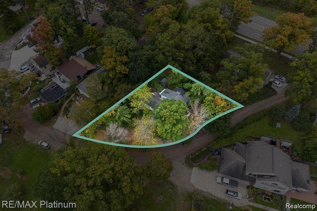 5630 Glen Echo Drive, Genoa Township, MI 48843