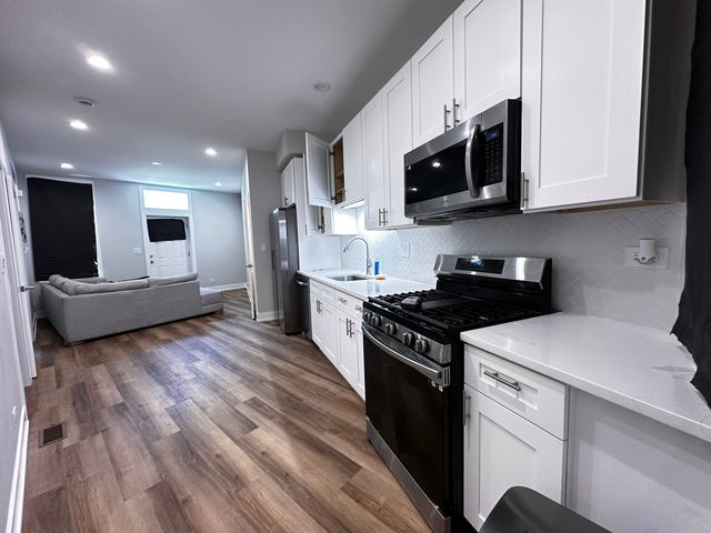 2613 W Ogden Avenue 1, Chicago, IL 60608