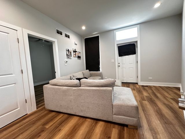 2613 W Ogden Avenue 1, Chicago, IL 60608