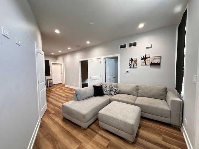 2613 W Ogden Avenue 1, Chicago, IL 60608