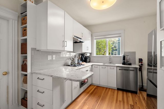6-8 Bartlett St 3, Boston, MA 02129