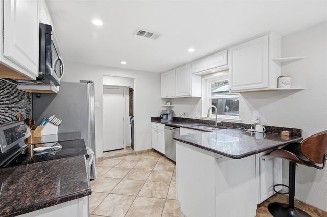 1104 Monterrey Street, Bedford, TX 76022