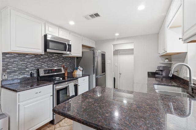 1104 Monterrey Street, Bedford, TX 76022