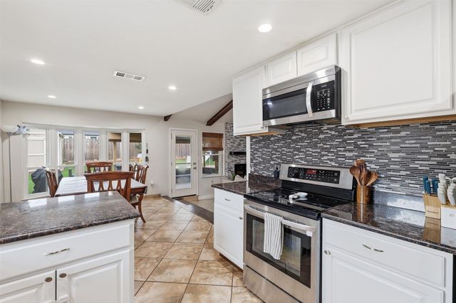 1104 Monterrey Street, Bedford, TX 76022
