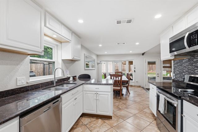 1104 Monterrey Street, Bedford, TX 76022